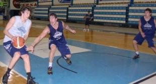 Regatas emprendi� un largo viaje a Comodoro