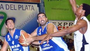 Pedro Calder�n renov� con Regatas