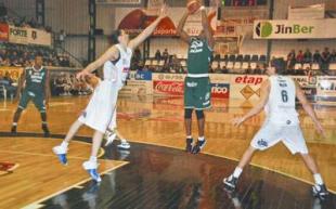 Gimnasia lo pudo aguantar y super� a Pe�arol