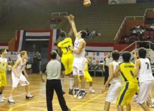 La Selecci�n Argentina U15 empez� con amplio dominio