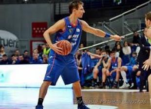 Mainoldi y Van Lacke cumplen en Espa�a