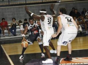 Atenas aprovech� un mejor cierre