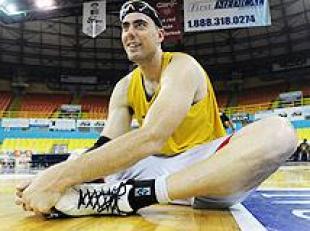 Lleg� Santiago, Carmelo Lee y Ramos afuera