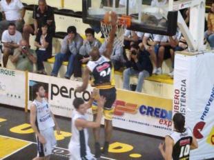 Paliza de campe�n y a cuartos