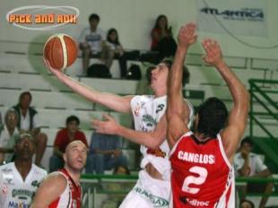 Gimnasia aprovech� un mar de problemas