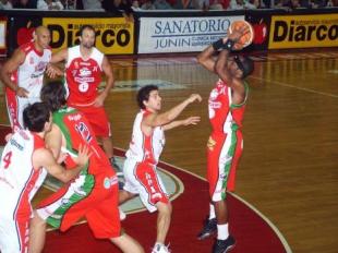 San Mart�n y Ciclista a cuartos