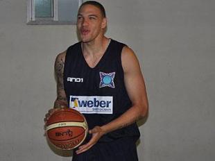 Bah�a Estudiantes cay� ante Monte Basket