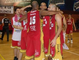 Lo sac� de la galera