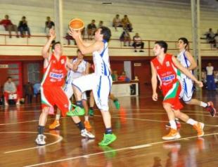 Corrientes y C�rdoba dieron el primer paso hacia la final
