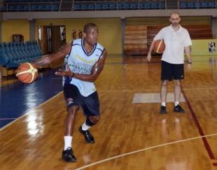 Ian Young pis� Formosa