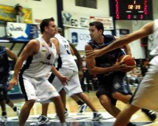 Argentino disfruta su local�a