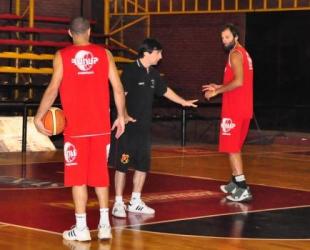 San Mart�n sigue esperando su rival de cuartos con trabajos a pleno