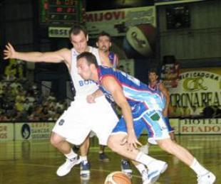 Se deb�a un partido as�