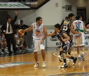 Regatas castig� duro a Nueve