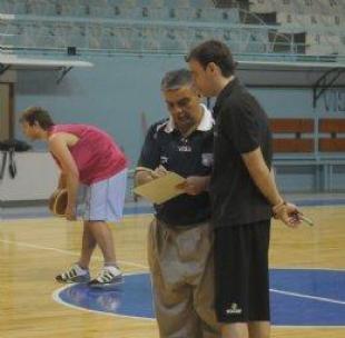 Siemienczuk dej� de ser el DT de Tucum�n BB