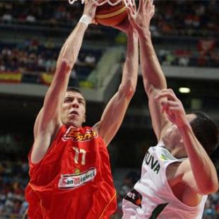 Espa�a sigue invicta mientras espera a USA