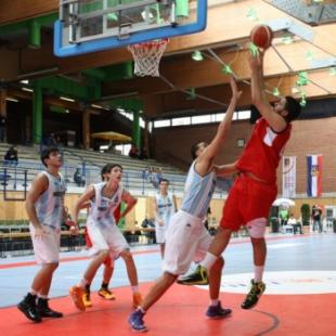 Media sonrisa y poco m�s