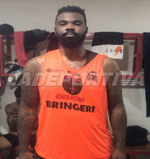 Travion Leonard lleg� a Ciclista