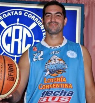 Pedro Calder�n seguir� en Regatas