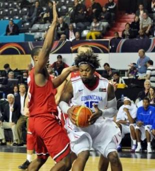 �Parecemos un grupo de enemigos�