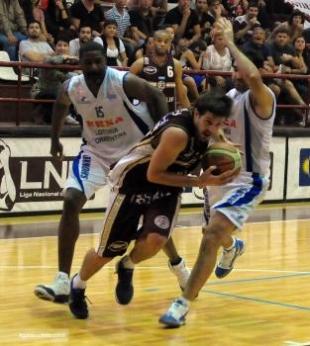 Lan�s se qued� con el juego en final pol�mico