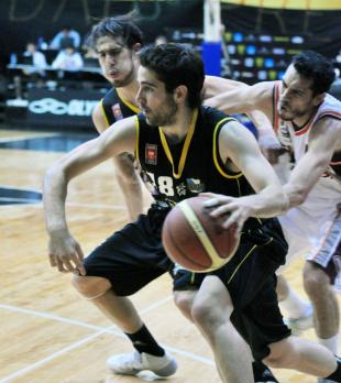 Obras Basket aplast� a Lan�s