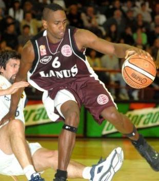 Byron Johnson fue cortado en Lan�s