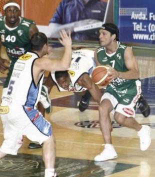 Atenas volvi� a ganarle a 9 de Julio y es puntero