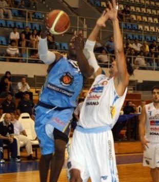 Bombardeo al campe�n