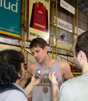 San Mart�n sale de gira