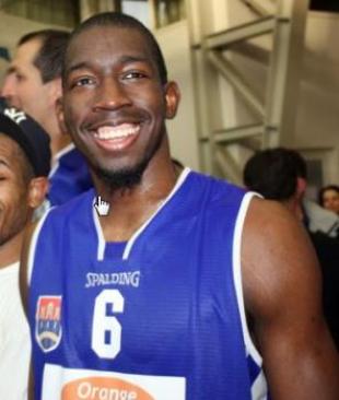 Buena impresi�n caus� Ivory Clark