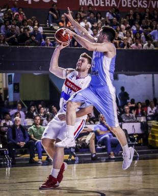 Pe�arol incorpor� a Fernando Dose