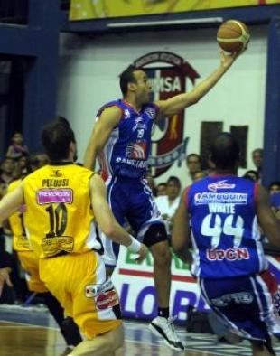 Se desgarr� Dionisio G�mez