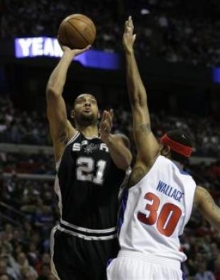 Sin Manu, apareci� el d�o din�mico de los Spurs