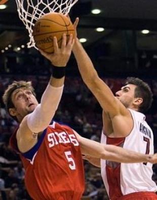 Buen partido para Andr�s Nocioni en la derrota de los Sixers
