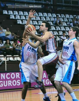 Abultada victoria de Lan�s sobre La Uni�n