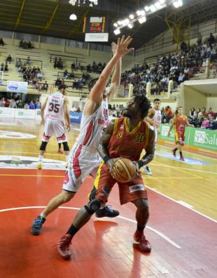 San Mart�n cerr� marzo con un triunfo frente a Ciclista
