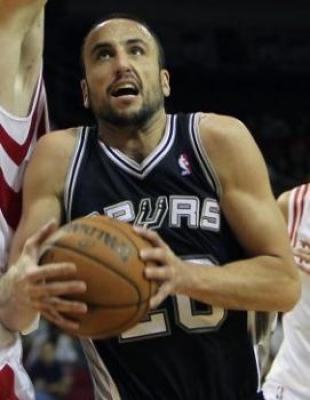 Volvi� Manu, ganaron los Spurs
