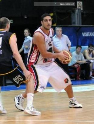 San Mart�n dio el batacazo y complic� a Obras