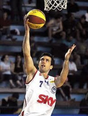 Pinheiros/SKY alcanz� a Flamengo en la punta