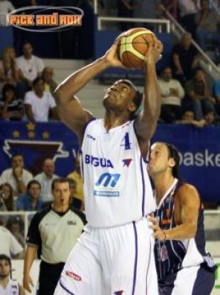 Ol�mpico tiene su pivote extranjero