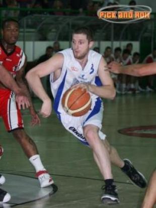 Atenas contrat� a Juan Manuel Rivero