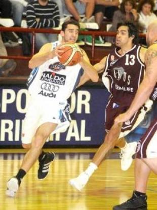 Volvi� Taylor, volvi� Lan�s