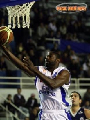 Louis Roe renov� con Regatas Corrientes