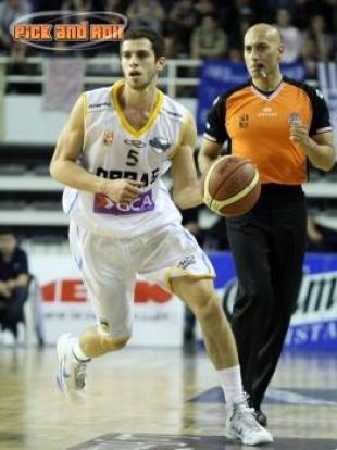 Obras caz� al Le�n enjaulado