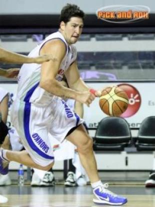 Romano renov� con Regatas