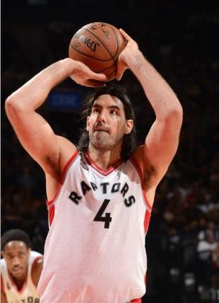 Toronto cort� la racha de San Antonio a pura intensidad
