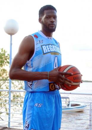 Regatas cort� a Gary Flowers