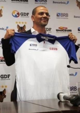 Con la m�sica a otro lado