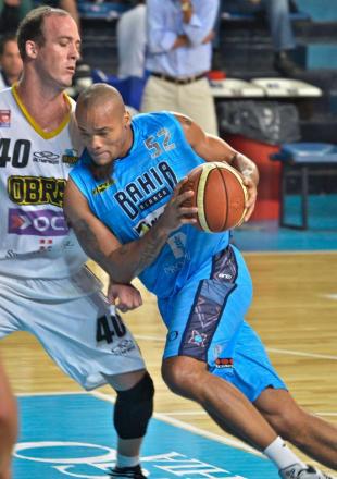 Bah�a cerrar� con un solo extranjero por lesi�n